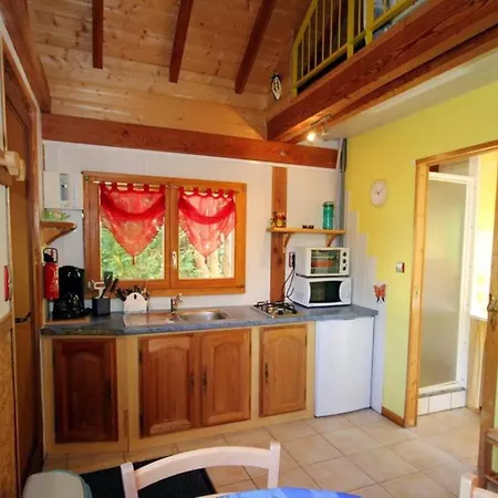 Chalet With One Bedroom In With Wonderful Mountain View And Enclosed Garden 12 Km From The Slopes Chalet *