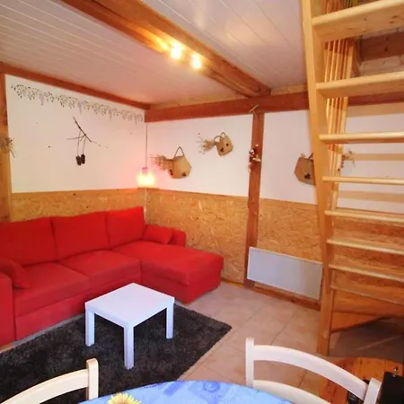 Chalet Chalet With One Bedroom In With Wonderful Mountain View And Enclosed Garden 12 Km From The Slopes *